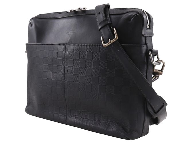 Louis Vuitton Calypso Messenger Damier Infini Leather MM Preto - vista 3