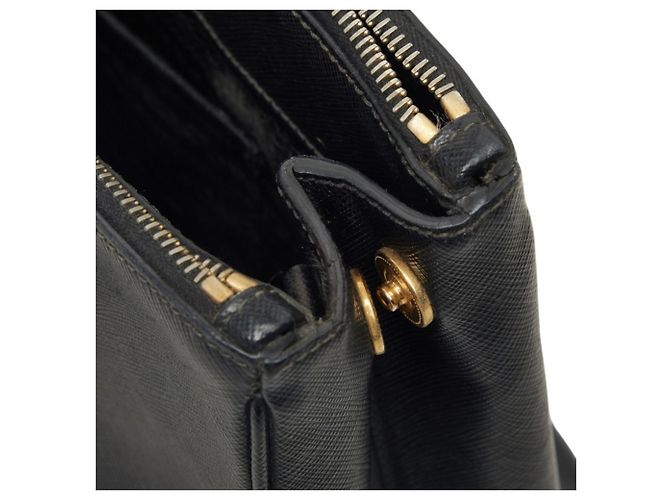 Saffiano Borsa Prada Triangle Logo Plate BN1801 Nero - vista 10