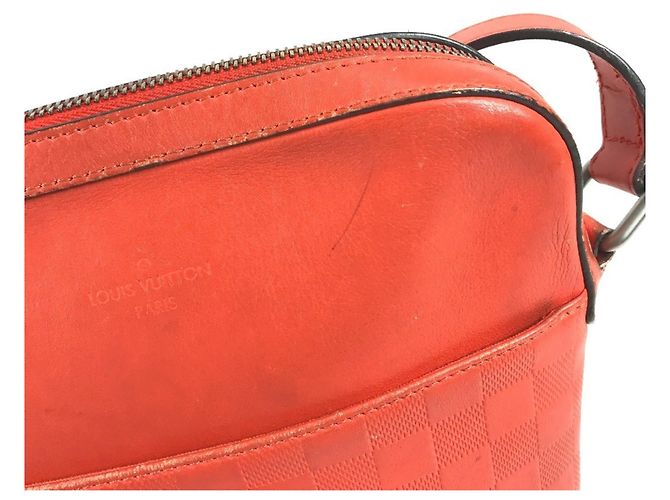 Borsa Pochette District Louis Vuitton Damier Infini Rosso - vista 10