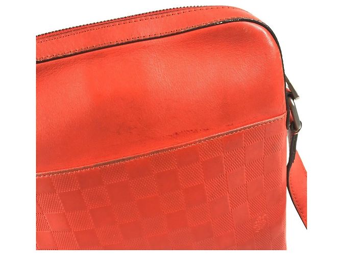 Borsa Pochette District Louis Vuitton Damier Infini Rosso - vista 11