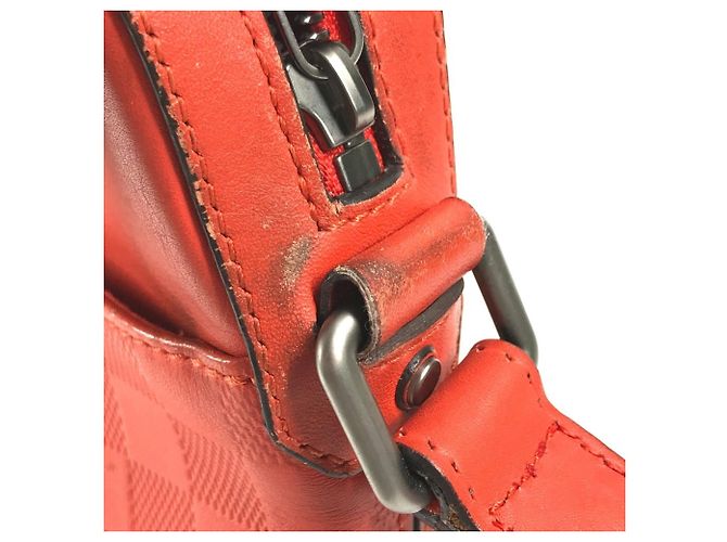 Borsa Pochette District Louis Vuitton Damier Infini Rosso - vista 15