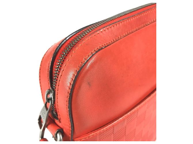 Borsa Pochette District Louis Vuitton Damier Infini Rosso - vista 9