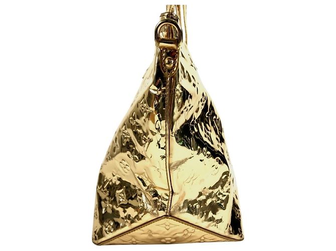 Borsa Louis Vuitton Monogram Miroir Bellevue GM D'oro - vista 3