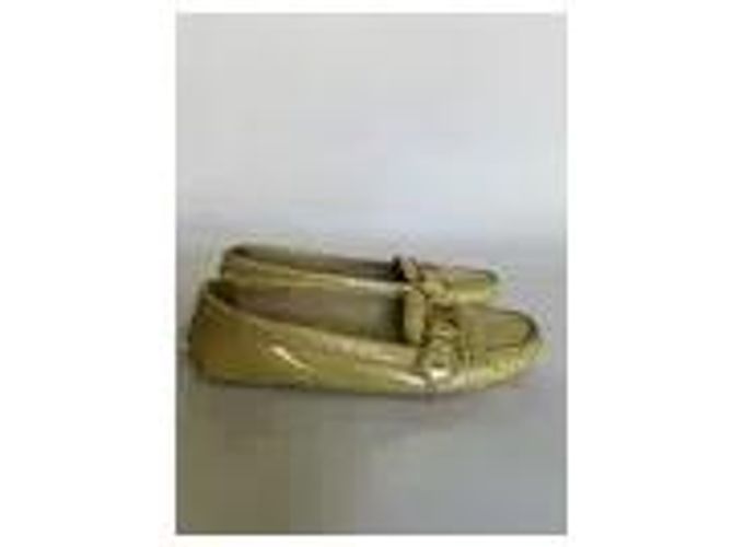 Mocassini Louis Vuitton in pelle verniciata beige - vista 4