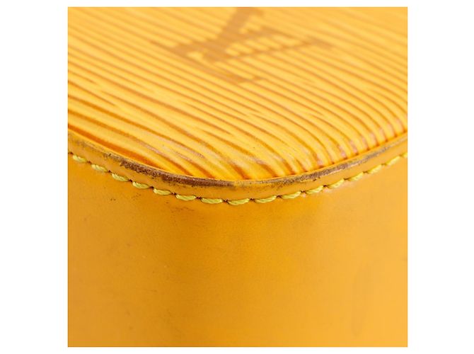 Louis Vuitton Buci Epi Leather Giallo - vista 6