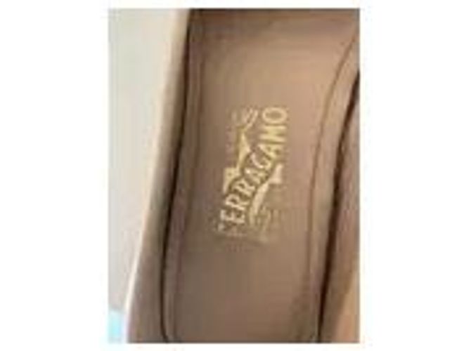 Gancini Salvatore Ferragamo Mocassini in pelle traforata beige - vista 3