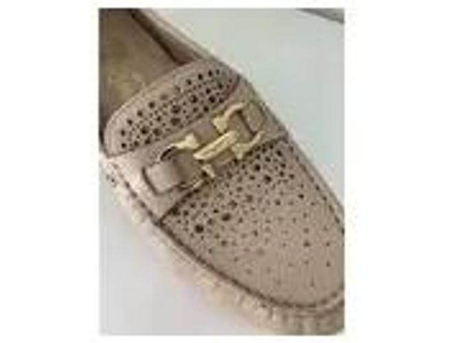 Gancini Salvatore Ferragamo Mocassini in pelle traforata beige - vista 6