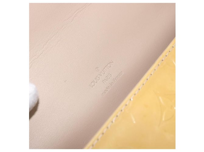 Louis Vuitton Thompson Street Monogram Vernis Medium Amarillo - vista 6