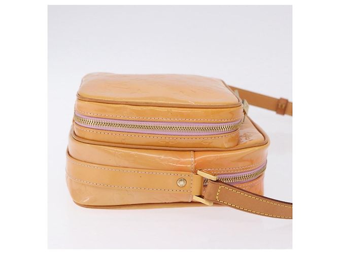 Louis Vuitton Wooster Monogram vernis Giallo - vista 3