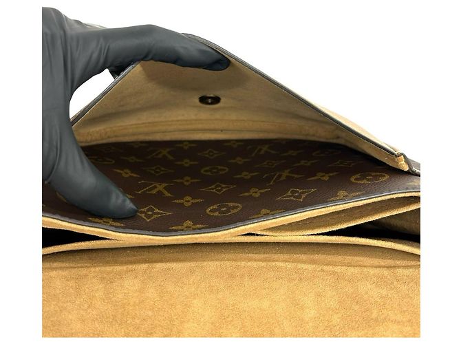 Borsa a tracolla Louis Vuitton Marignan Monogram in pelle Marrone - vista 10