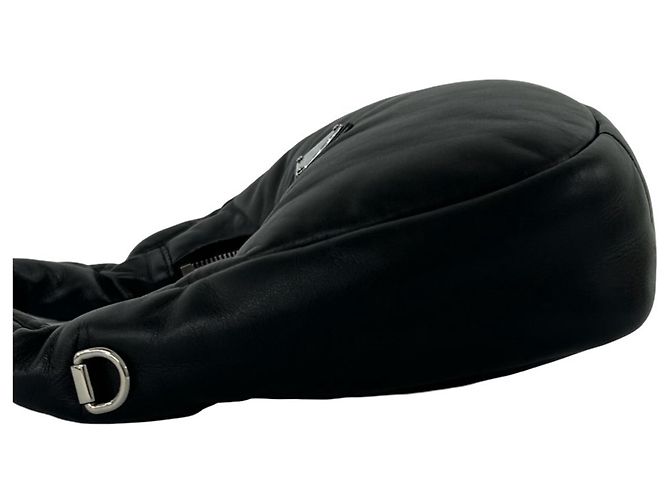Bolsa Prada em couro Nappa acolchoado com logo Triangle Preto - vista 5