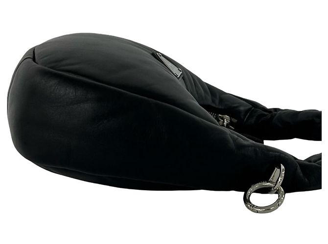 Bolsa Prada em couro Nappa acolchoado com logo Triangle Preto - vista 6