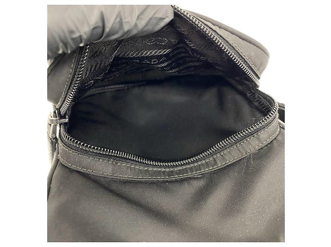 Borsa a tracolla Prada in nylon e pelle con logo triangolo Nero - vista 10