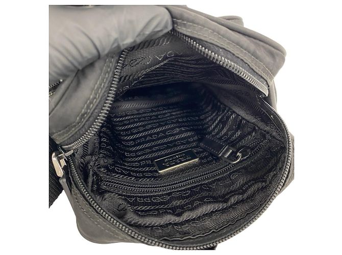 Borsa a tracolla Prada in nylon e pelle con logo triangolo Nero - vista 9