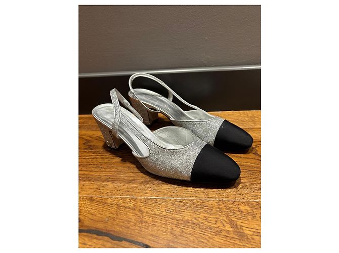 Chanel Décolleté Slingback Argento Glitter Punta Nera Nero Silver hardware - vista 5