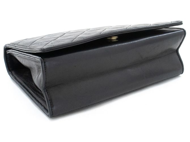 Chanel Vintage Curve CC Flap Quilted Lambskin Mini Negro - vista 3