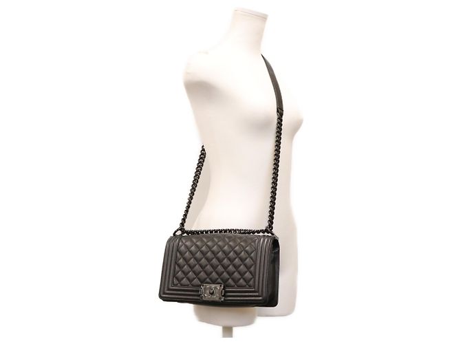 Borsa Chanel Boy in pelle caviar nera Nero - vista 15