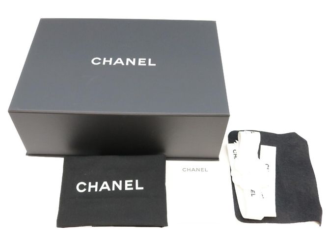 Coco Handle Borsa a tracolla Chanel AS2215 in pelle caviar nera Nero - vista 12