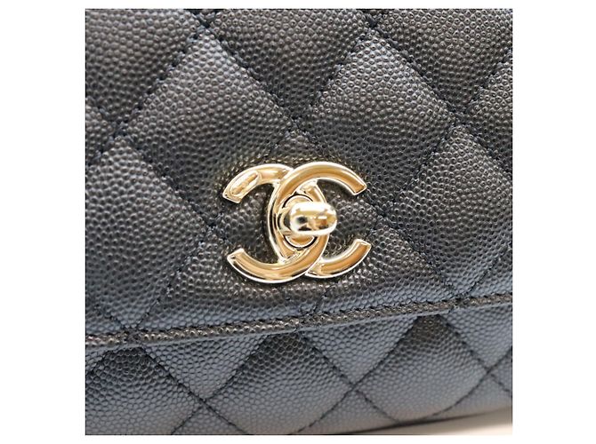 Coco Handle Borsa a tracolla Chanel AS2215 in pelle caviar nera Nero - vista 6