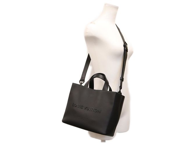 Mini sac à main Louis Vuitton en cuir de vachette Noir - vue 12