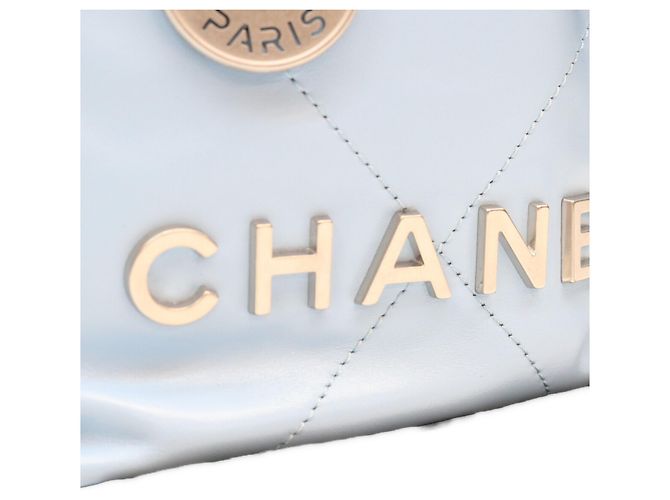 Borsa a tracolla Chanel 22 Mini con catena Blu - vista 8