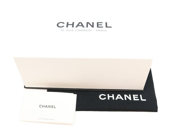 Borsa a tracolla Chanel 2023 Cruise CC Dynasty in pelle d'agnello dorata D'oro - vista 13