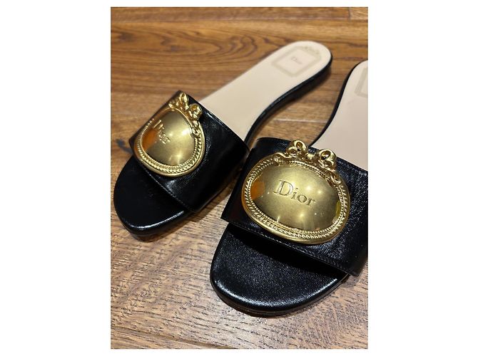 Dior Ciabatte in pelle nera con logo dorato Nero - vista 5