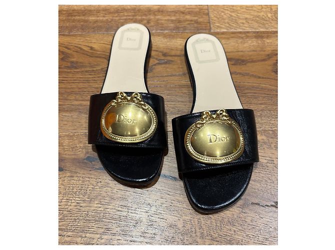 Dior Ciabatte in pelle nera con logo dorato Nero - vista 8