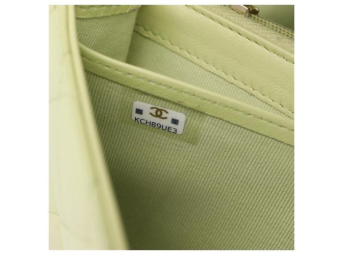 Portafoglio lungo CHANEL Matelasse in pelle d'agnello verde e oro CC Auth 197728 D'oro - vista 12