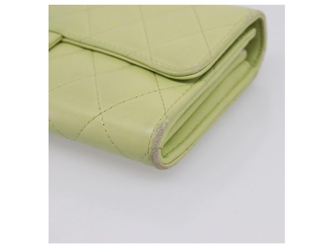 Portafoglio lungo CHANEL Matelasse in pelle d'agnello verde e oro CC Auth 197728 D'oro - vista 7