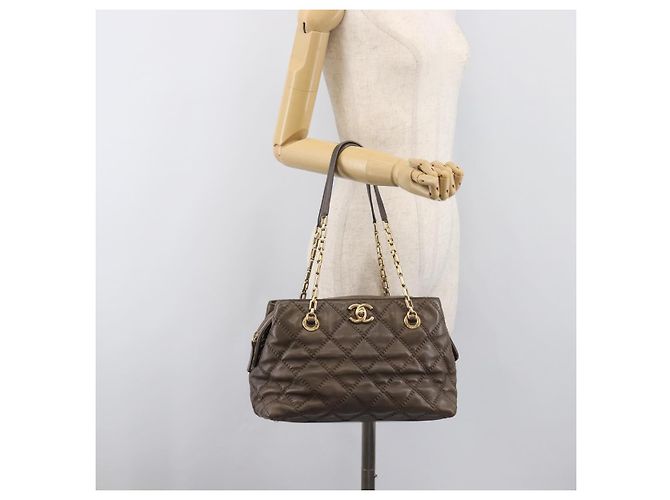 Borsa a tracolla CHANEL Wild Stitch Chain in pelle marrone e oro CC Auth yk20765V D'oro - vista 24