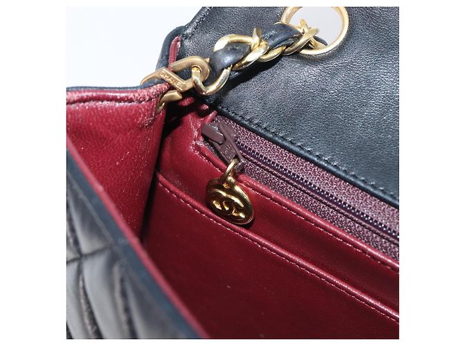 Borsa a tracolla CHANEL Chain Matelasse in pelle d'agnello nera e oro CC Auth yk20836SAM Nero D'oro - vista 24