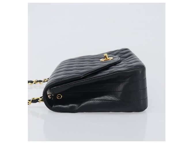 Borsa a tracolla CHANEL Chain Matelasse in pelle d'agnello nera e oro CC Auth yk20836SAM Nero D'oro - vista 4
