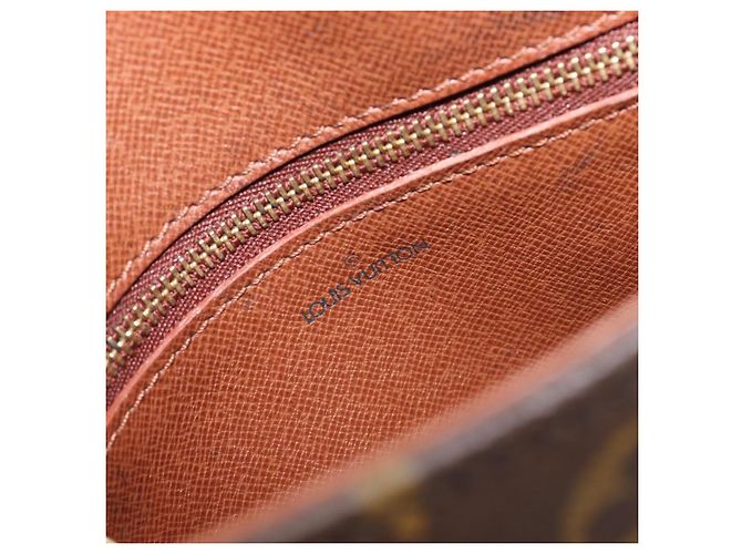 LOUIS VUITTON Monogram Saint Cloud MM Shoulder Bag M51243 LV Auth 198907 Monogramma - vista 24