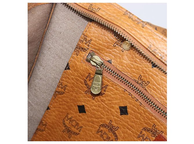 Borsa Tote MCM Vicetos Logogram PVC Leather Brown Gold Auth 199646 Marrone D'oro - vista 19