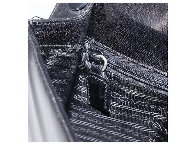 Borsa a tracolla con catena PRADA in pelle nera argento Auth ep15821A Nero - vista 22