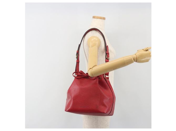 Borsa a tracolla LOUIS VUITTON Epi Petit Noe Rossa M44107 LV Auth 196245 Rosso - vista 19