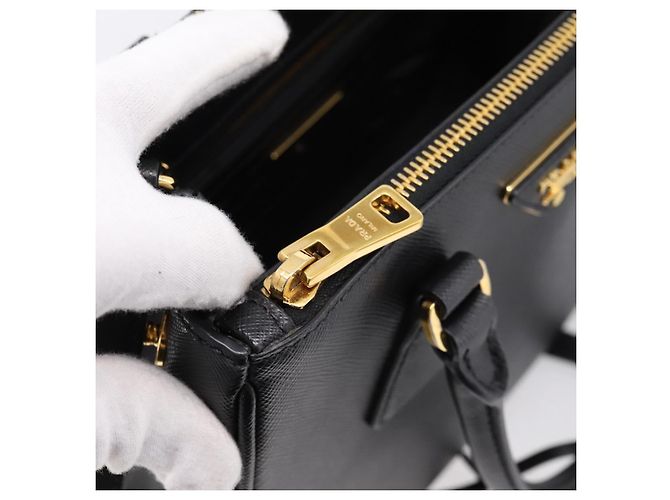 Borsa a Mano PRADA Saffiano 2way Nero Tono Oro Auth 199176M - vista 26