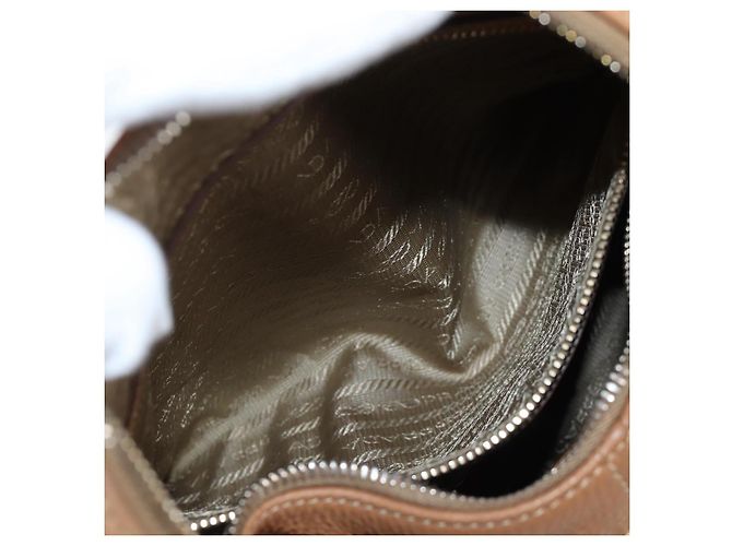 Borsa a tracolla PRADA in pelle marrone e oro Auth yk20795V D'oro - vista 25