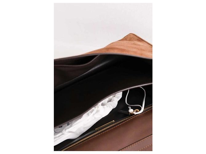 Borsa a tracolla Prada Camoscio Medium Soft Sound marrone - vista 7