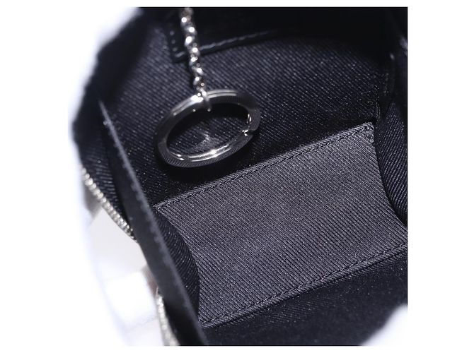 LOUIS VUITTON Monogram Rucksack
Trunk Charm Silver Black M01392 LV Auth 199063M Schwarz Silber - Ansicht 10