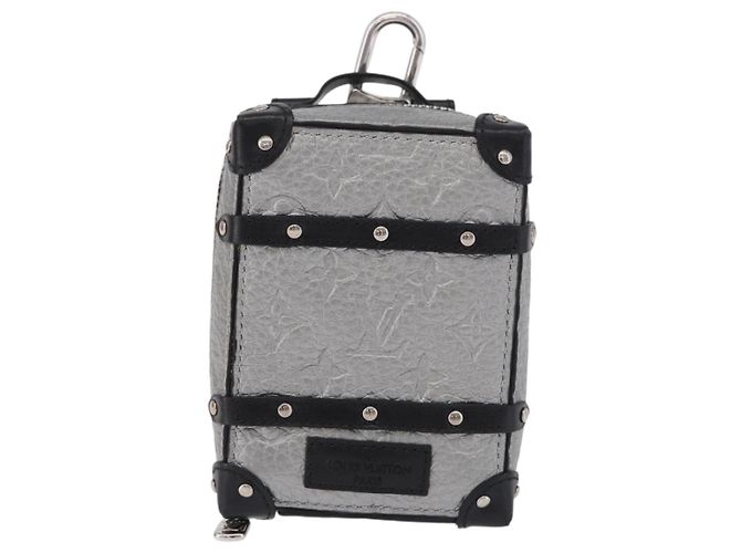 LOUIS VUITTON Monogram Rucksack
Trunk Charm Silver Black M01392 LV Auth 199063M Schwarz Silber - Ansicht 13