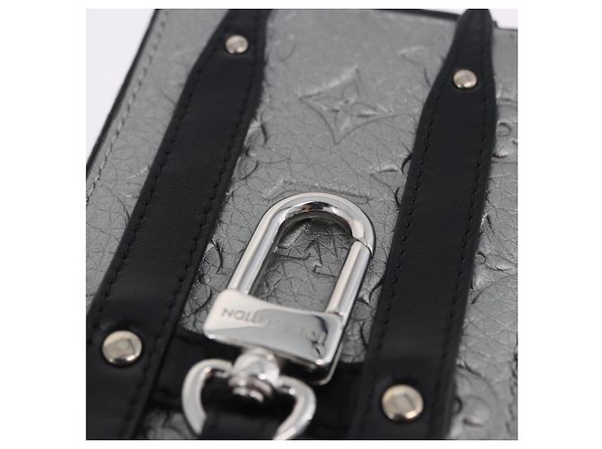 LOUIS VUITTON Monogram Rucksack
Trunk Charm Silver Black M01392 LV Auth 199063M Schwarz Silber - Ansicht 15