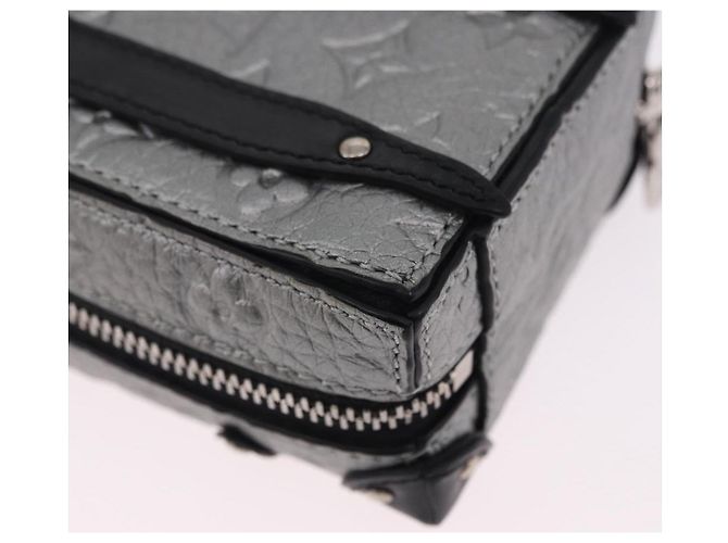 LOUIS VUITTON Monogram Rucksack
Trunk Charm Silver Black M01392 LV Auth 199063M Schwarz Silber - Ansicht 17