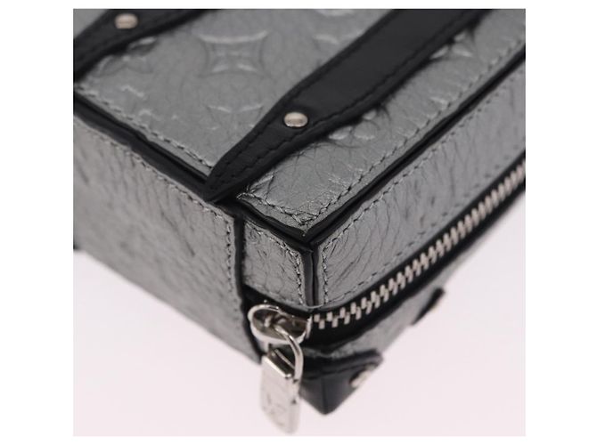 LOUIS VUITTON Monogram Rucksack
Trunk Charm Silver Black M01392 LV Auth 199063M Schwarz Silber - Ansicht 18