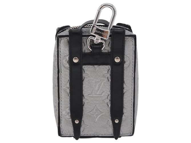 LOUIS VUITTON Monogram Rucksack
Trunk Charm Silver Black M01392 LV Auth 199063M Schwarz Silber - Ansicht 2