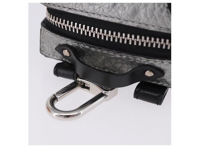LOUIS VUITTON Monogram Rucksack
Trunk Charm Silver Black M01392 LV Auth 199063M Schwarz Silber - Ansicht 7