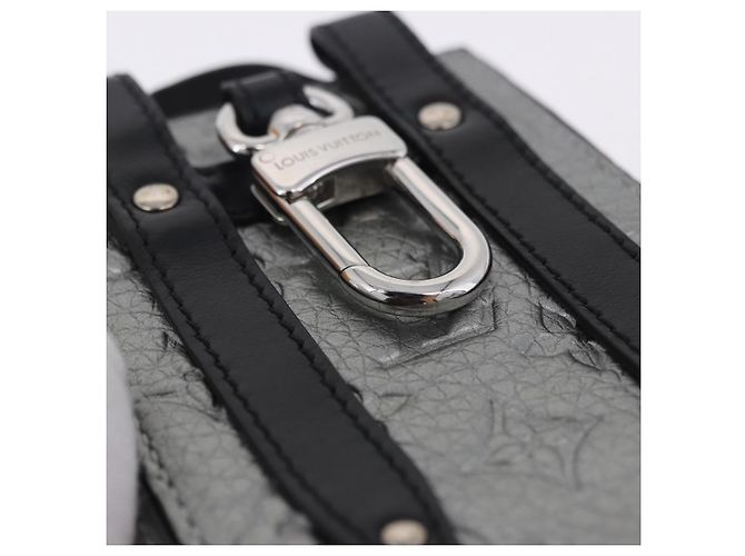 LOUIS VUITTON Monogram Rucksack
Trunk Charm Silver Black M01392 LV Auth 199063M Schwarz Silber - Ansicht 8