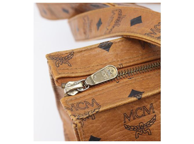Borsa Tote MCM Vicetos Logogram PVC Leather Brown Gold Auth 200953 Marrone D'oro - vista 10