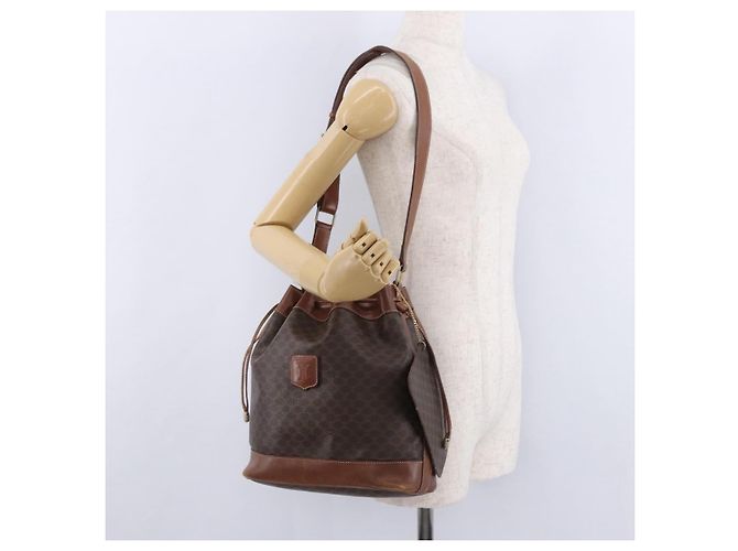 Céline Borsa a tracolla CELINE Macadam Canvas PVC Leather Brown Gold Auth 199612 Marrone D'oro - vista 24